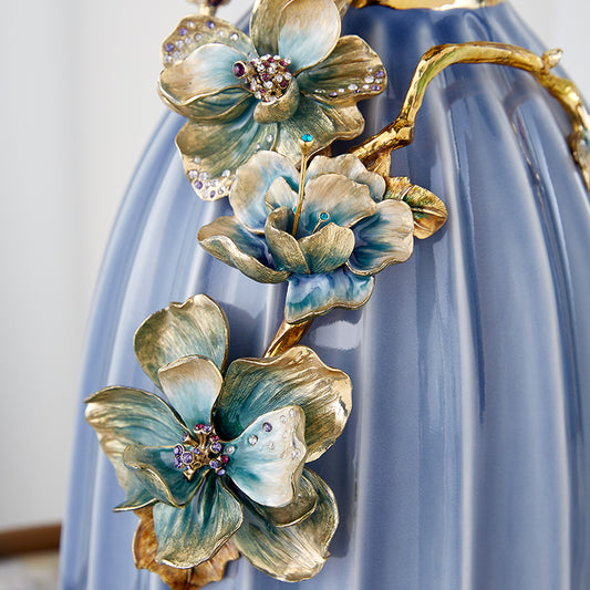 مزهرية بورسلين على شكل شرنقة زرقاء