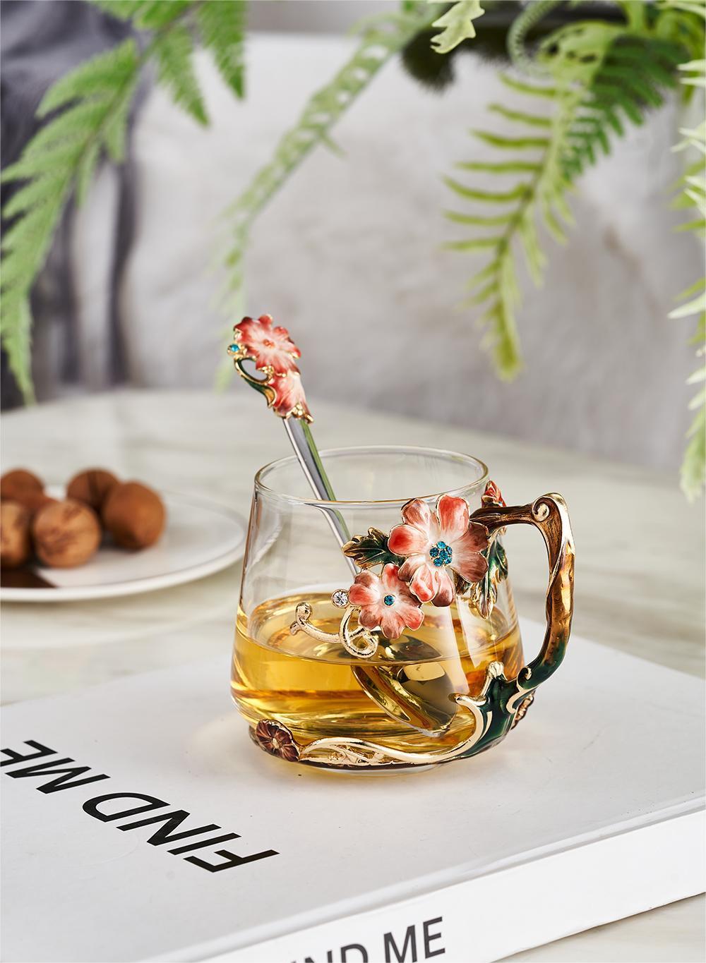 محمية كريستال طائر الأغنية القرمزي