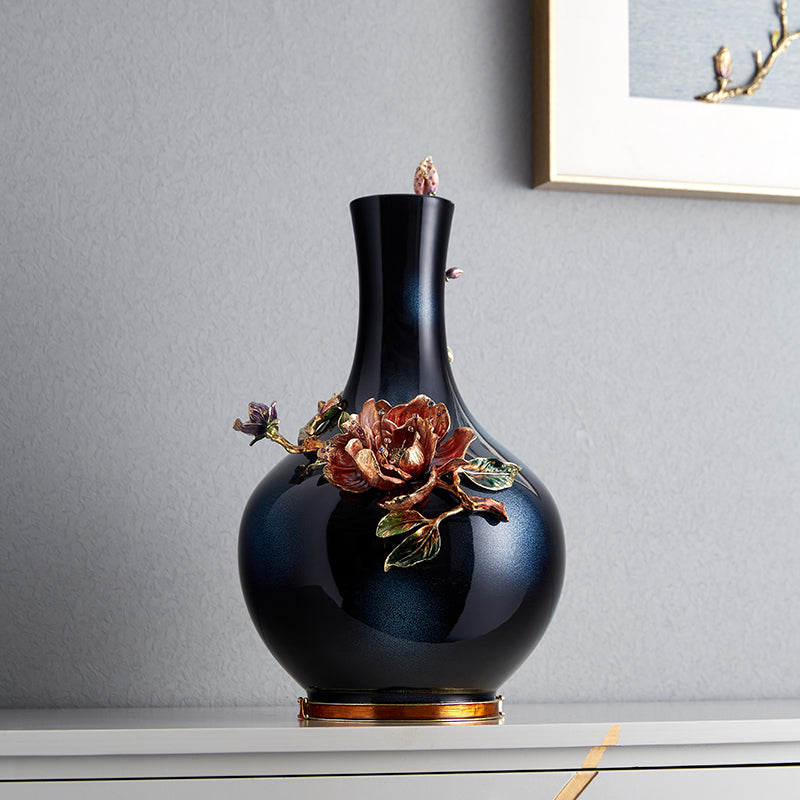 مزهرية فنية بلون أزرق منتصف الليل "زهرة اللوتس القرمزية"