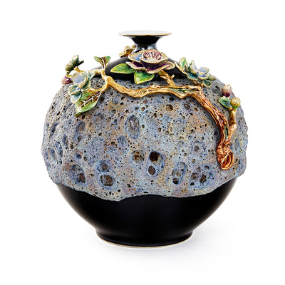 كرة ذهبية من حمم منتصف الليل