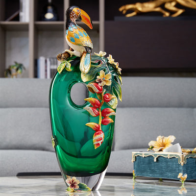 مزهرية زجاجية من الزمرد الإمبراطوري على شكل طائر الطوقان
