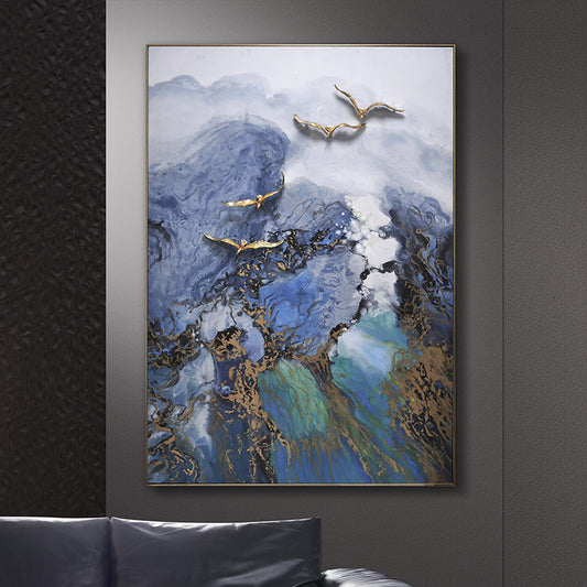 لوحة فنية سائلة بعنوان "الأجنحة الذهبية" من سلسلة "المد الأزرق"