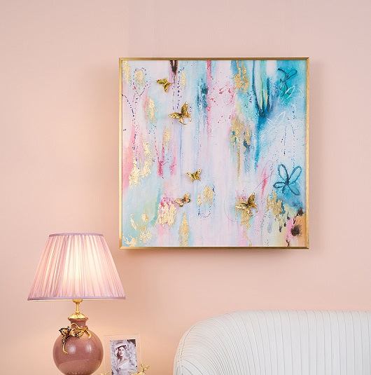 لوحة "الفراشة الذهبية" الفنية السائلة بألوان الباستيل