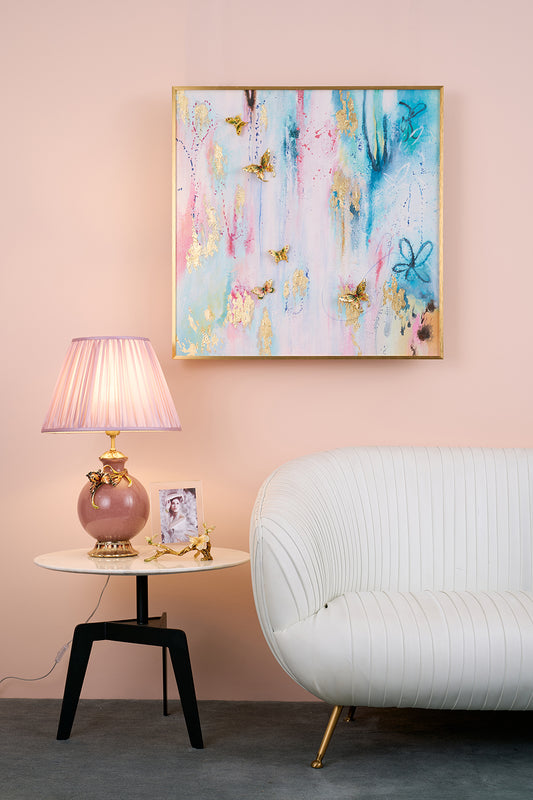 لوحة "الفراشة الذهبية" الفنية السائلة بألوان الباستيل