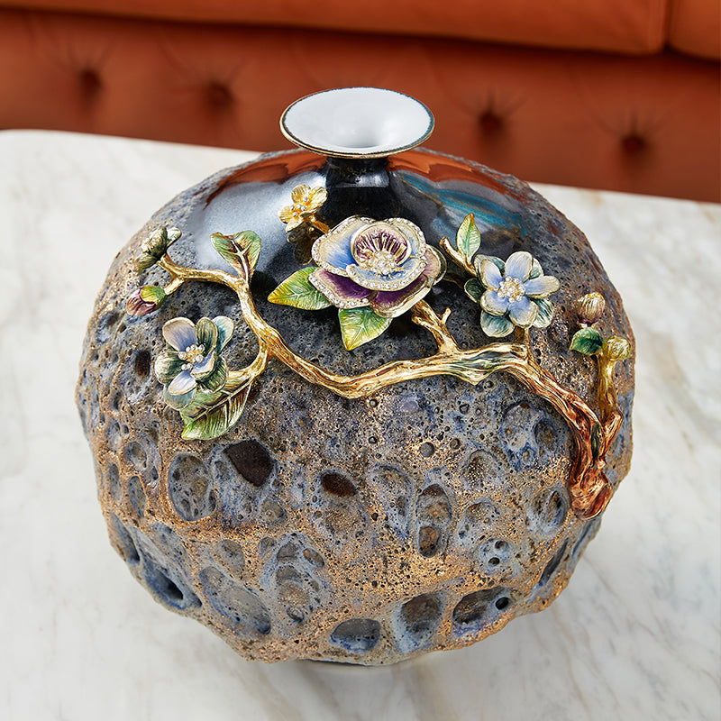 كرة ذهبية من حمم منتصف الليل