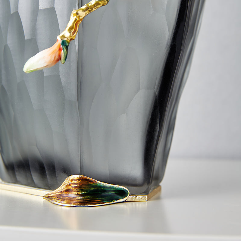 Obsidian Muse Songbird Vase