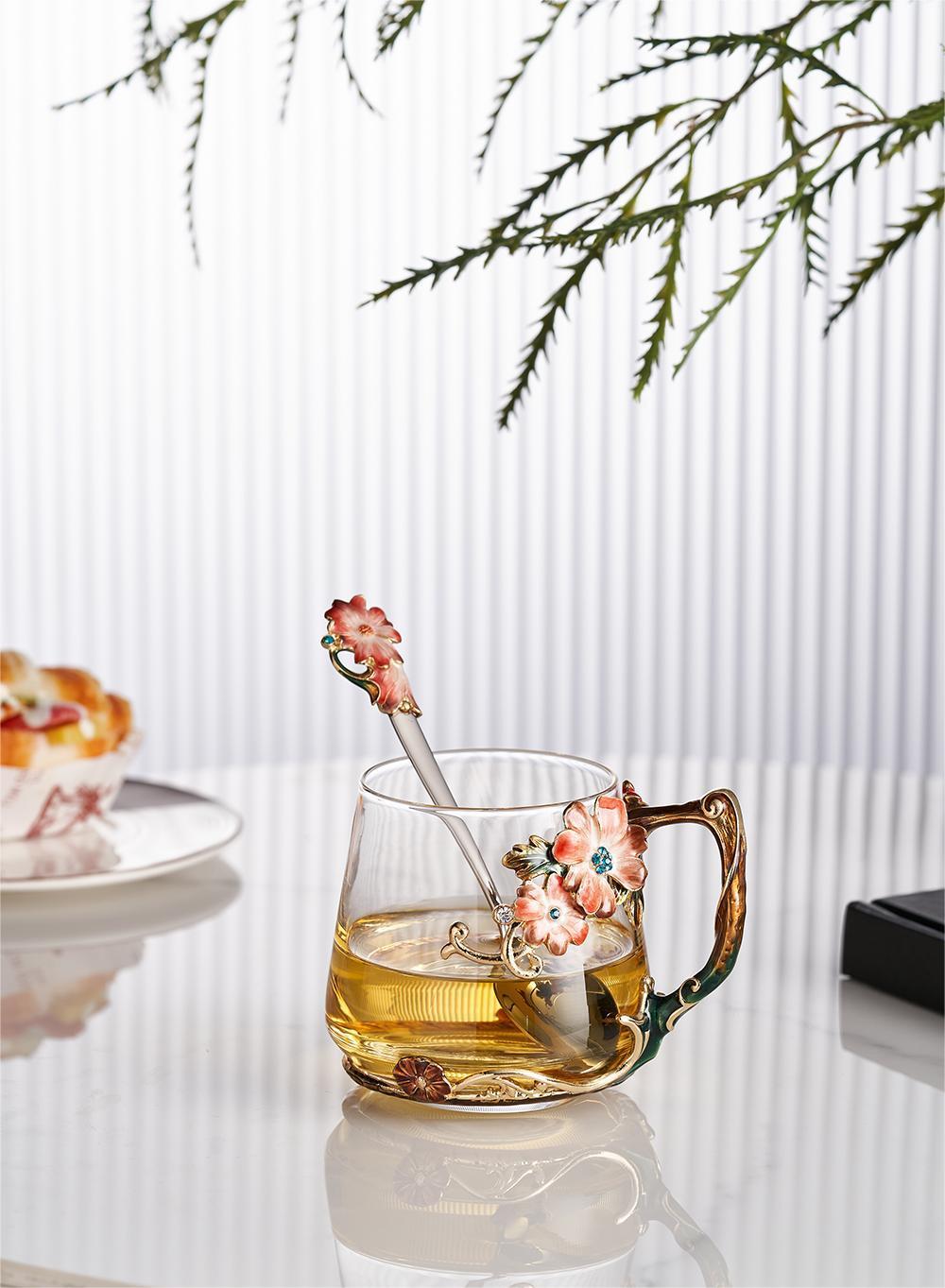 محمية كريستال طائر الأغنية القرمزي