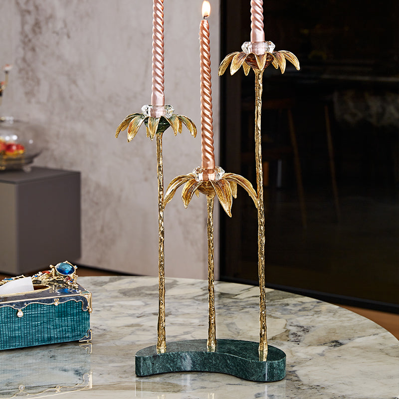 شمعدان ترينيتي المذهب بالزهور