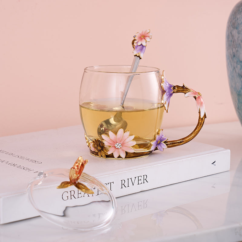 شاي زجاجي مطلي بالمينا بنقشة زهور برية