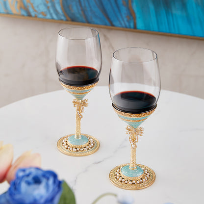كؤوس نبيذ من اللؤلؤ الأزرق المهيب