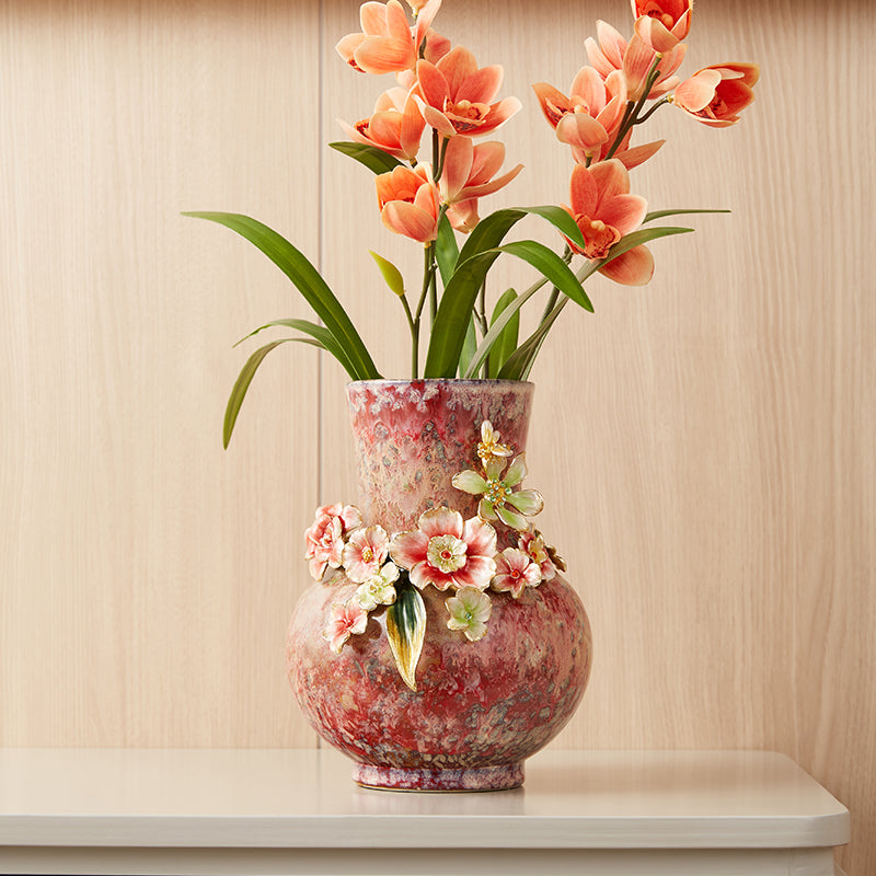 مزهرية سيراميك "انسجام البتلات" بلون وردي فاتح