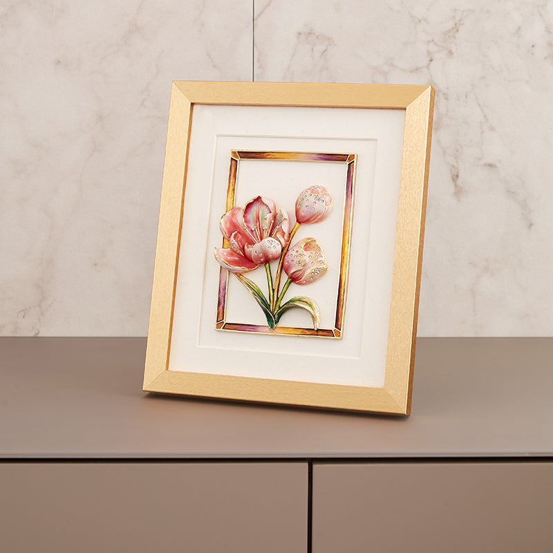إطار ملكي بلون زهرة التوليب المتوردة