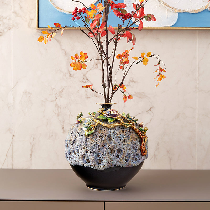 كرة ذهبية من حمم منتصف الليل