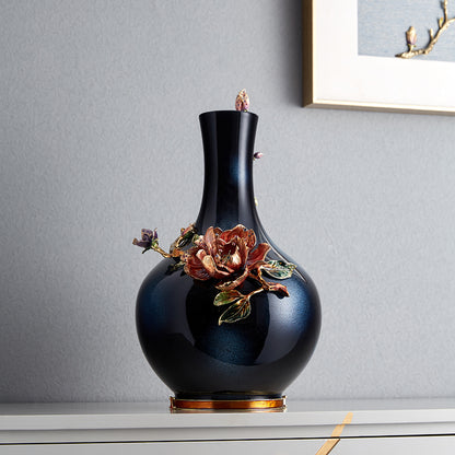 مزهرية فنية بلون أزرق منتصف الليل "زهرة اللوتس القرمزية"