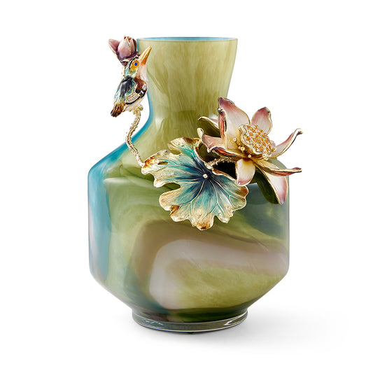 مزهرية فنية من مجموعة "الضباب الأخضر" بعنوان "زهرة اللوتس والرفراف".