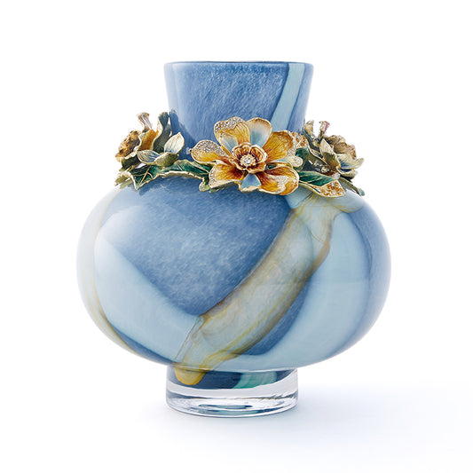 مزهرية فنية من تصميم "أزور ميست" بعنوان "نرجس مرصع بالجواهر"