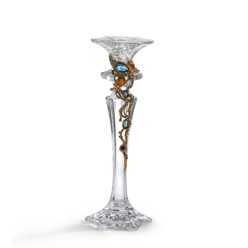 برج كريستالي مرصع بالجواهر باللونين الأزرق والعنبري