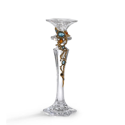 برج كريستالي مرصع بالجواهر باللونين الأزرق والعنبري