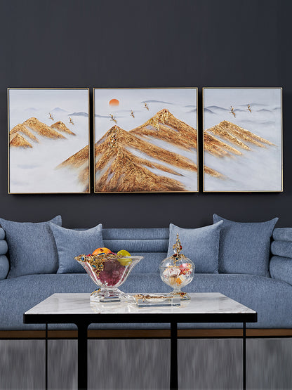 نقش بارز بعنوان "القمم المرصعة بالجواهر" من سلسلة "الجلال المذهب".