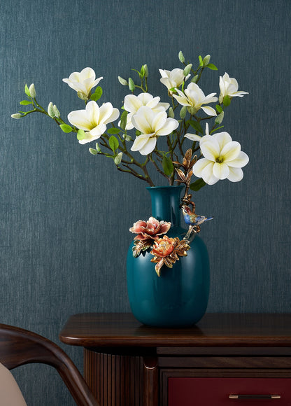 مزهرية سيراميك باللون الفيروزي