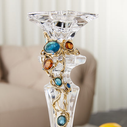 برج كريستالي مرصع بالجواهر باللونين الأزرق والعنبري