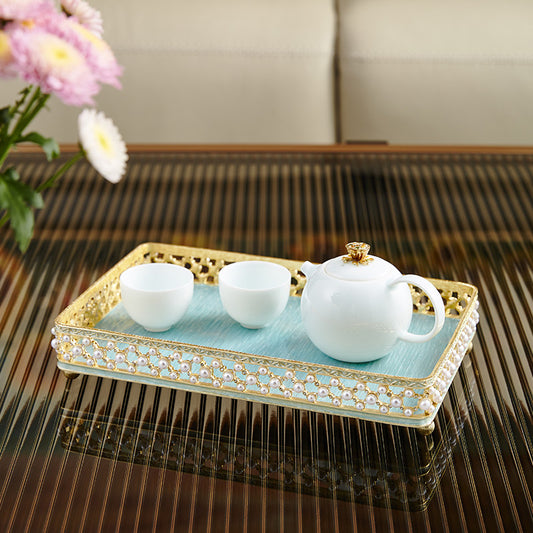 صينية مستطيلة مزخرفة بنقوش دقيقة من لؤلؤة زرقاء