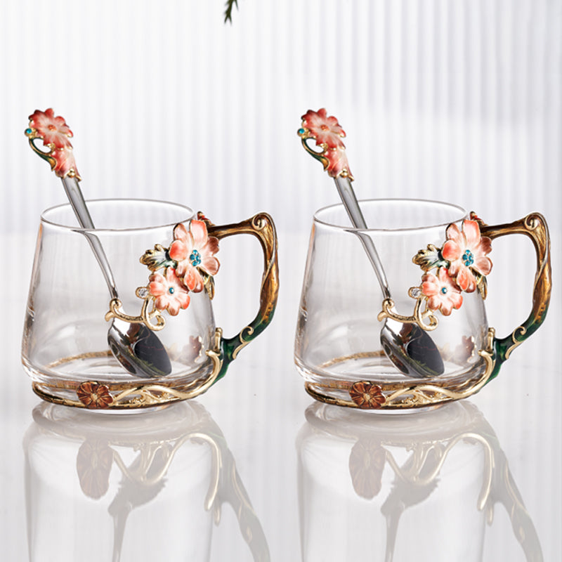 كوب زجاجي مطلي بالمينا بنقشة زهور برية