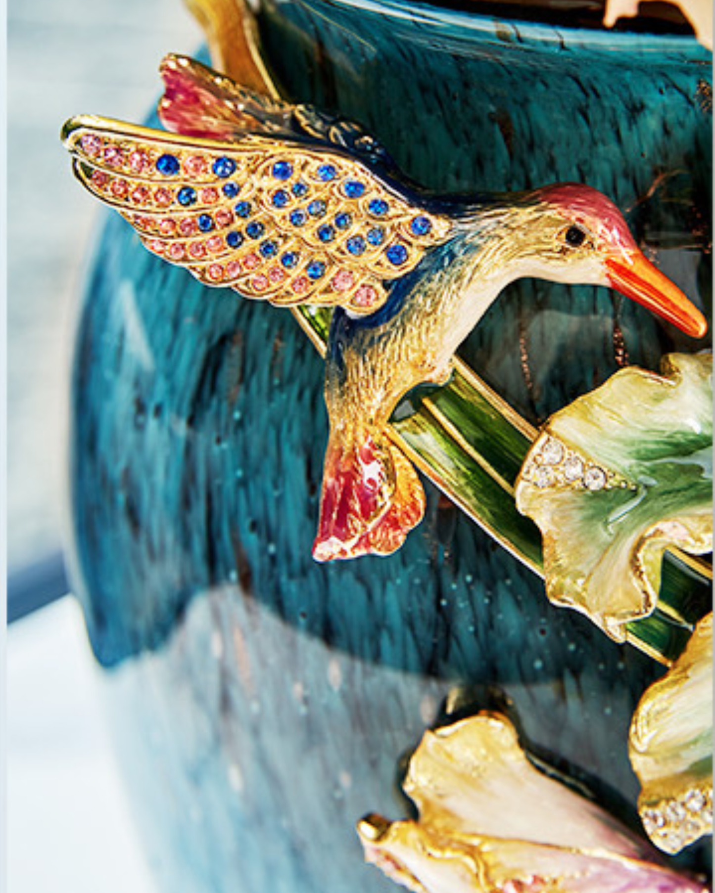 Hummingbird’s Emerald Iris Vase