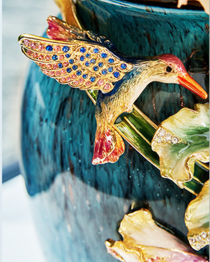 Hummingbird’s Emerald Iris Vase