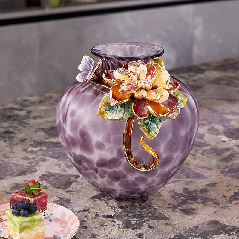 مزهرية مطلية بالذهب على شكل سديم الجمشت