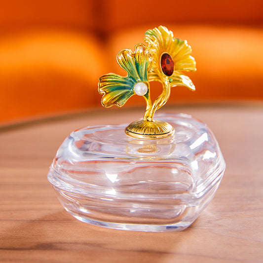 صندوق تذكاري مصنوع يدويًا على شكل قلب مذهب