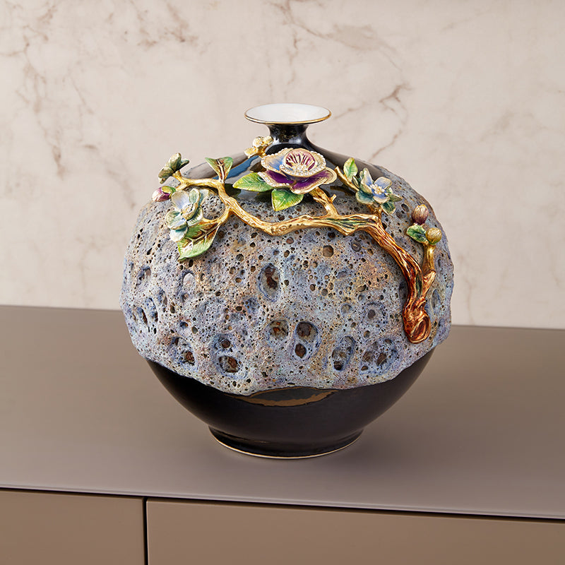 كرة ذهبية من حمم منتصف الليل