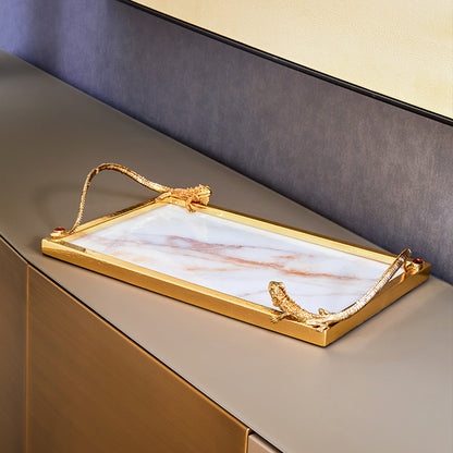 صينية تقديم من الرخام مزينة برسومات وزغة مذهبة