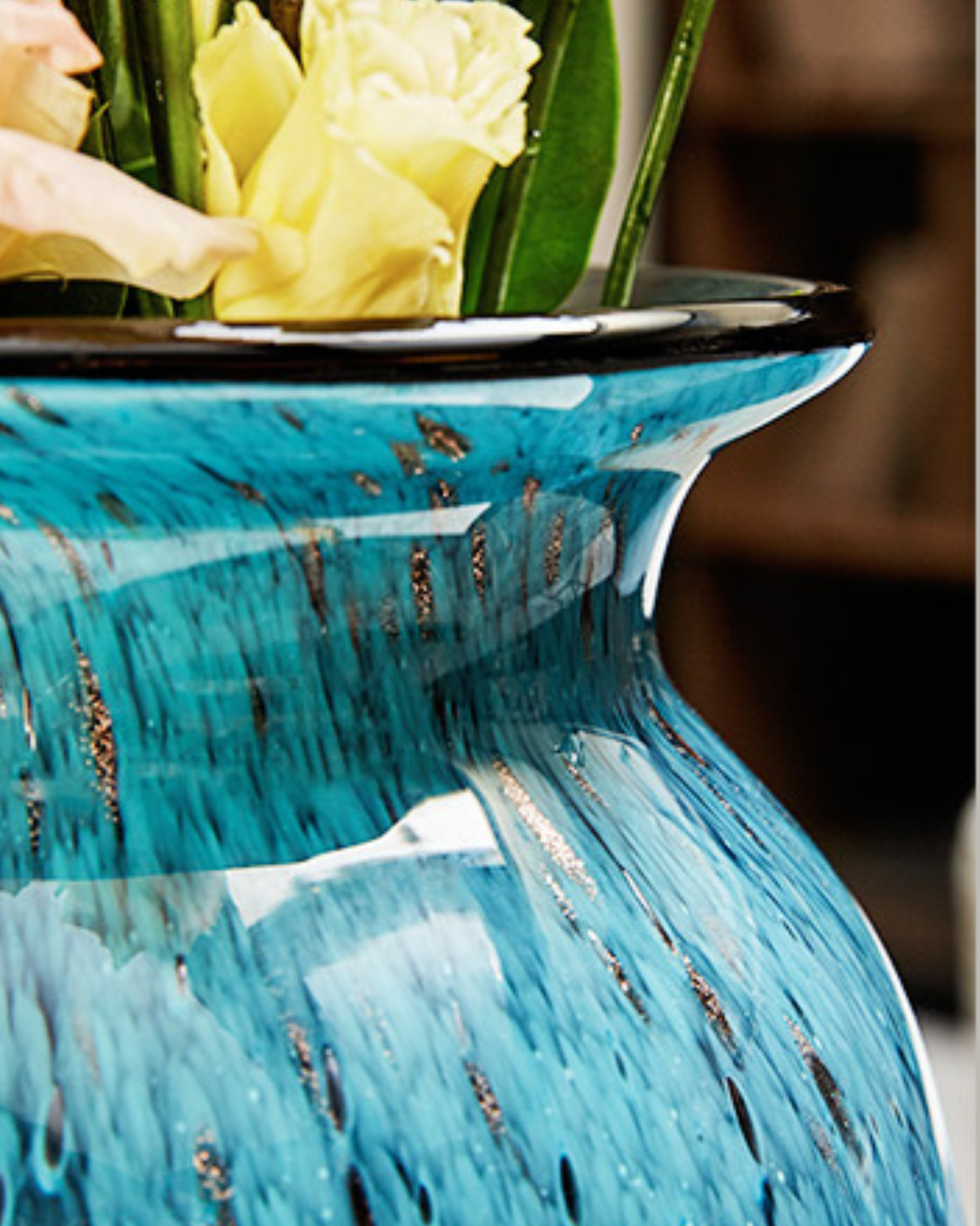 Hummingbird’s Emerald Iris Vase