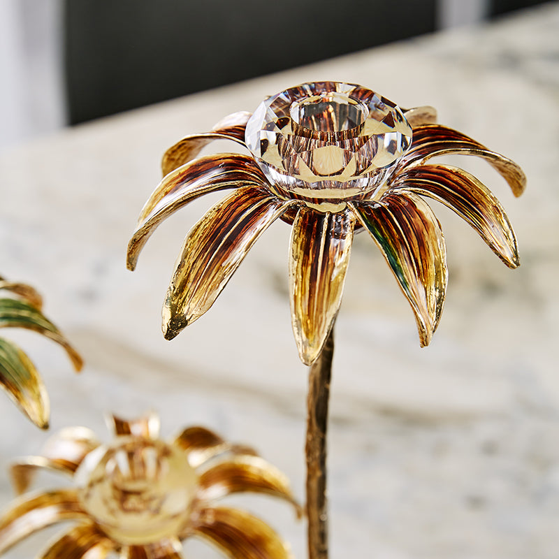 شمعدان ترينيتي المذهب بالزهور