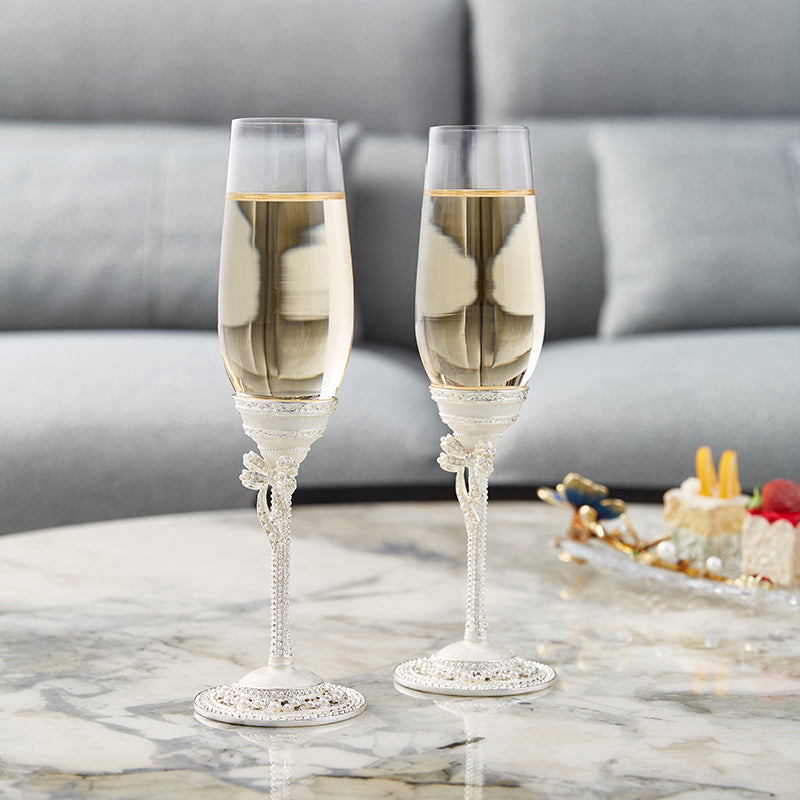 مزمار من الحرير العاجي واللؤلؤ