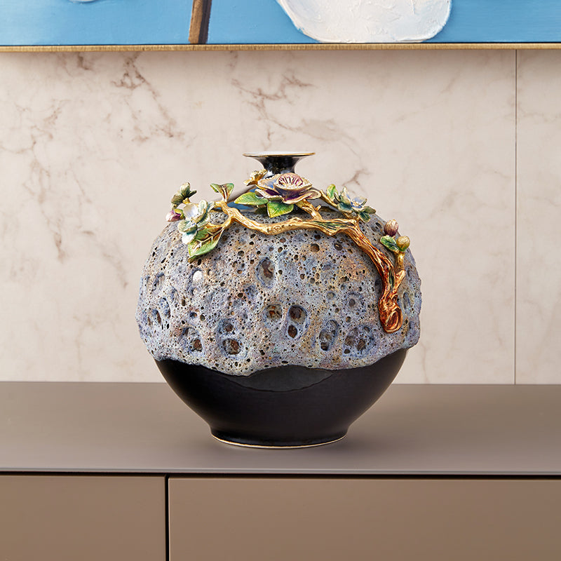 كرة ذهبية من حمم منتصف الليل