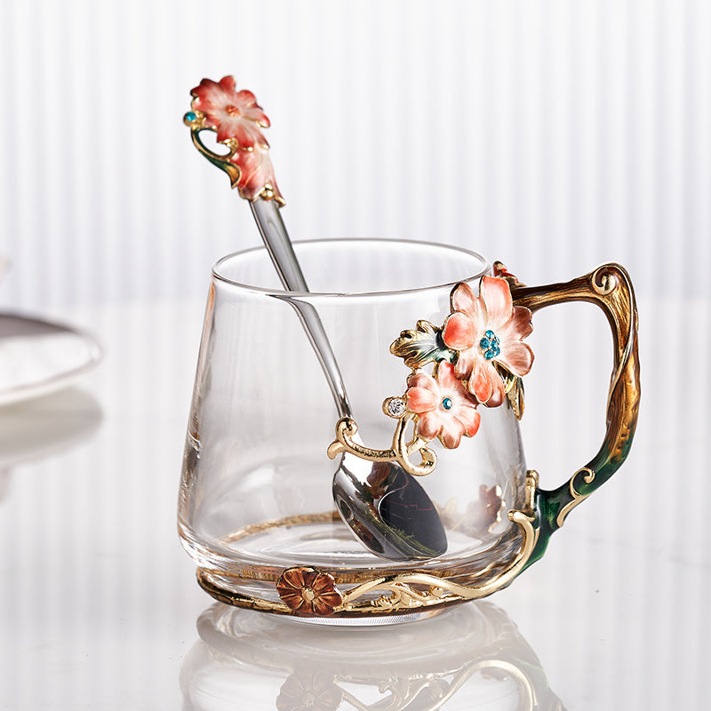 كوب زجاجي مطلي بالمينا بنقشة زهور برية