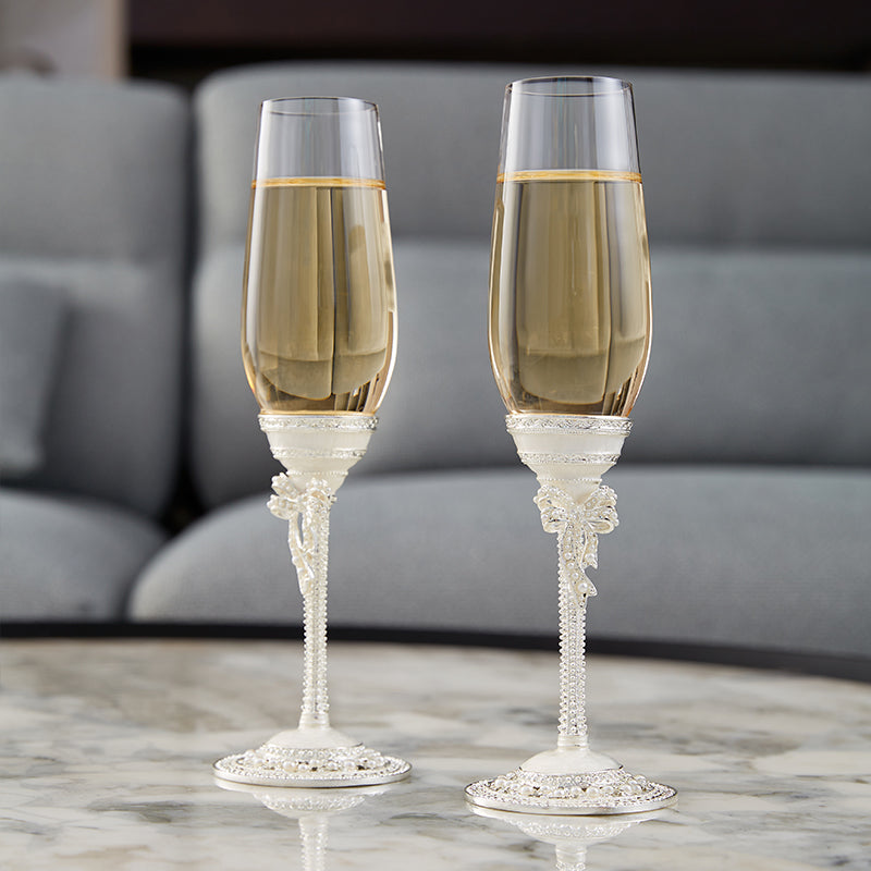 مزمار من الحرير العاجي واللؤلؤ