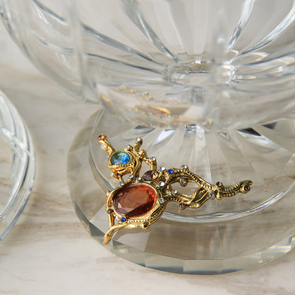 جرة كريستالية مرصعة بالجواهر من أزور ماجستي