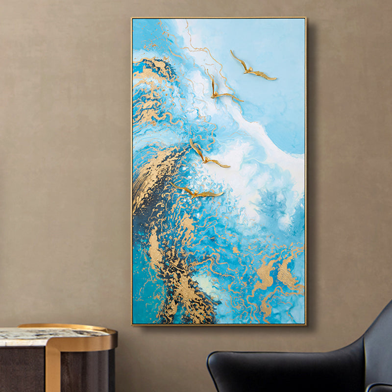 تحفة فنية سائلة بعنوان "الأجنحة الذهبية" من أفق أزور