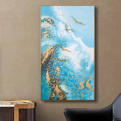 تحفة فنية سائلة بعنوان "الأجنحة الذهبية" من أفق أزور