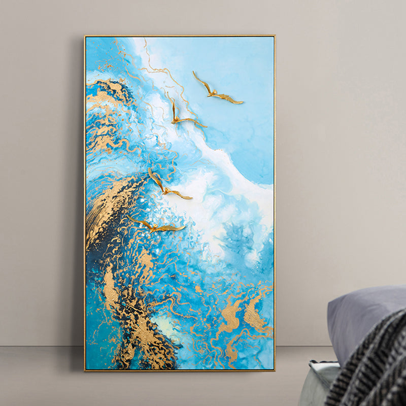 تحفة فنية سائلة بعنوان "الأجنحة الذهبية" من أفق أزور