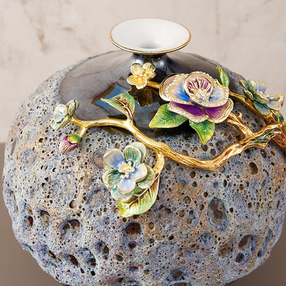 كرة ذهبية من حمم منتصف الليل