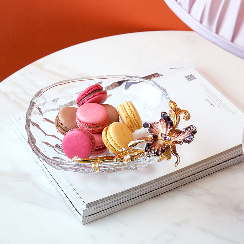 حوض على شكل قرص عسل من زهرة الأوركيد الجمشت