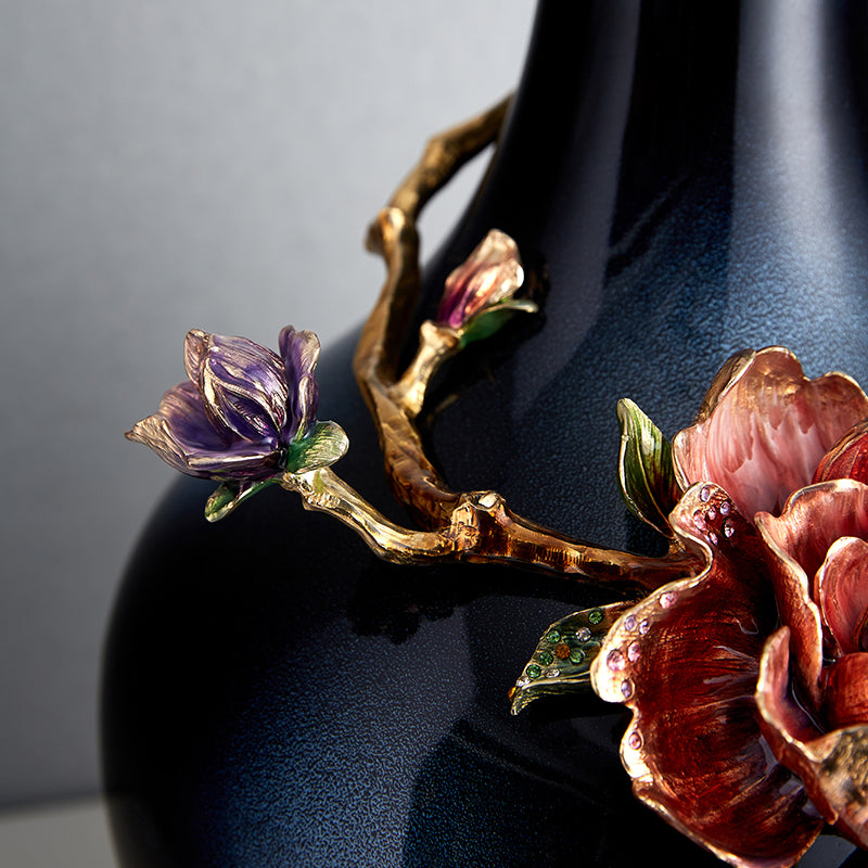 مزهرية فنية بلون أزرق منتصف الليل "زهرة اللوتس القرمزية"