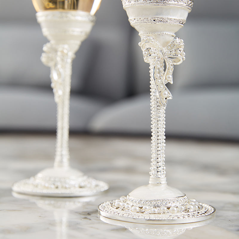 مزمار من الحرير العاجي واللؤلؤ