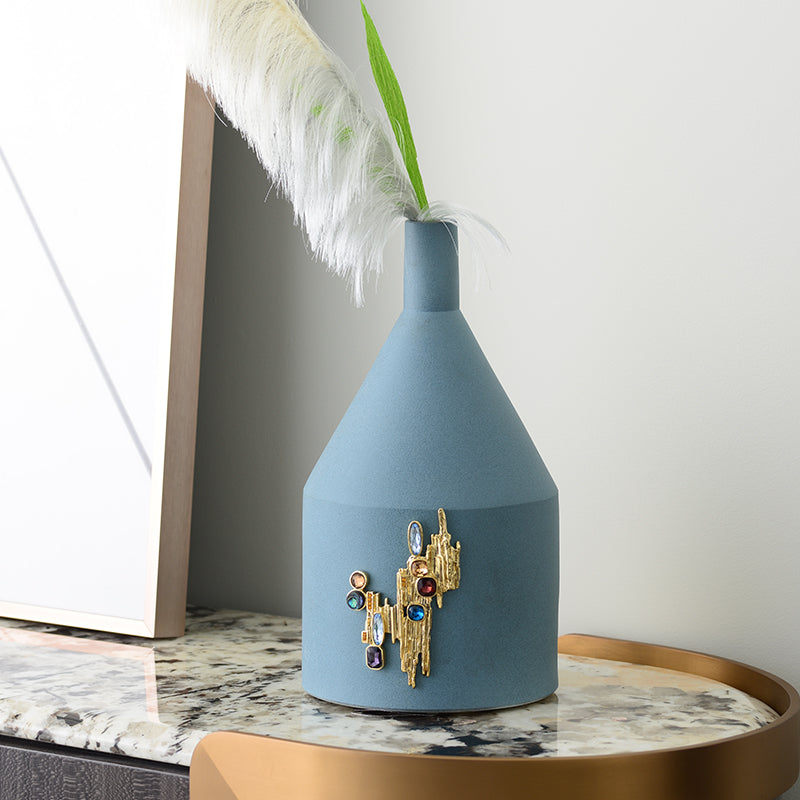 Crown of Silence Vase