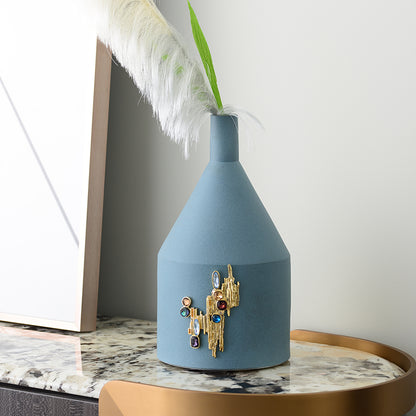 Crown of Silence Vase