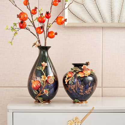 مزهرية زجاجية بتصميم خريفي